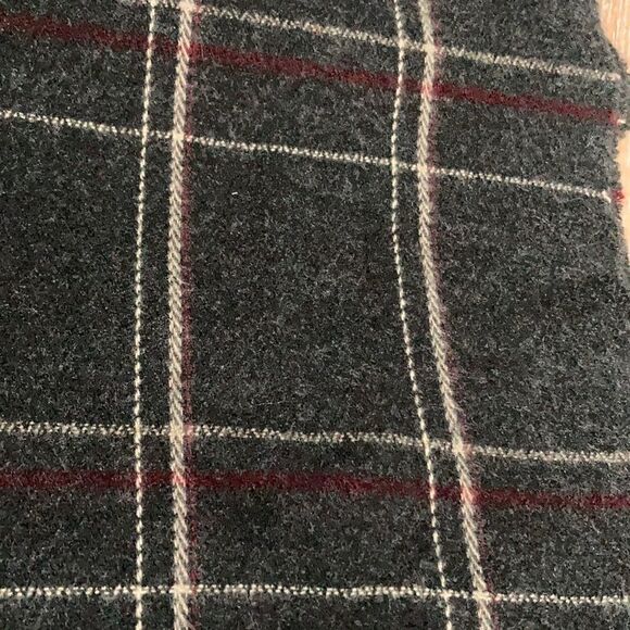 Geoffrey Beene made in Italy acrylic scarf - Picture 5 of 5